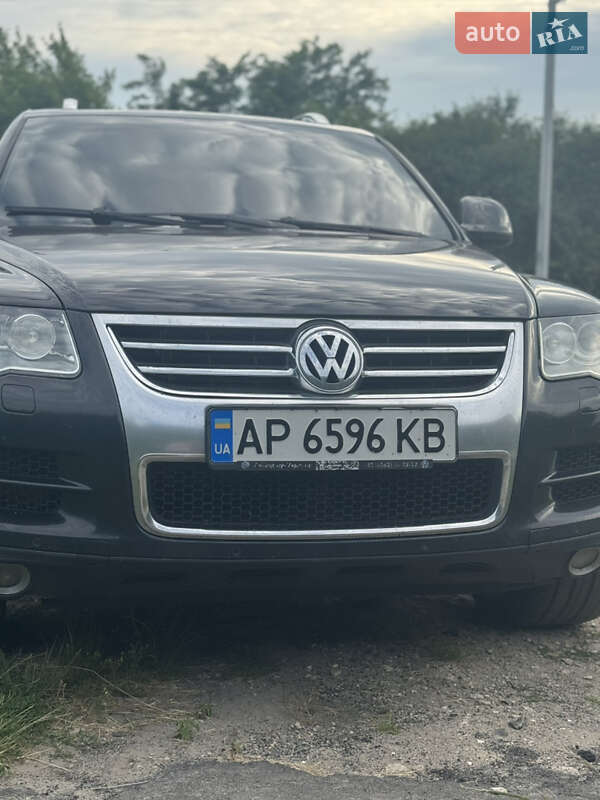Внедорожник / Кроссовер Volkswagen Touareg 2010 в Шепетовке