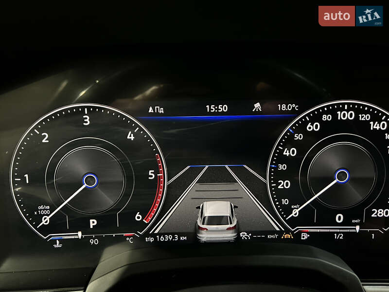 Позашляховик / Кросовер Volkswagen Touareg 2018 в Києві