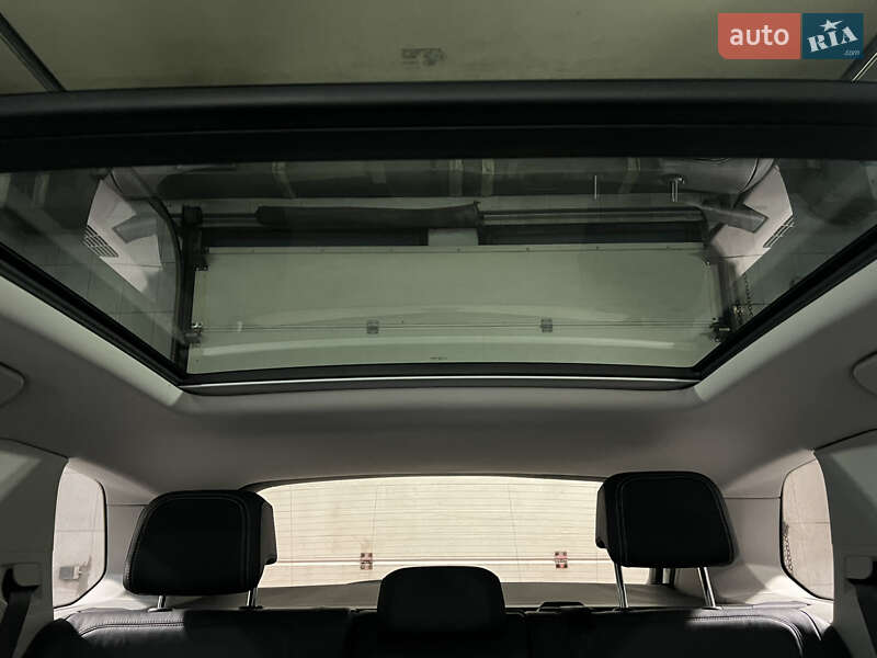 Позашляховик / Кросовер Volkswagen Touareg 2018 в Києві