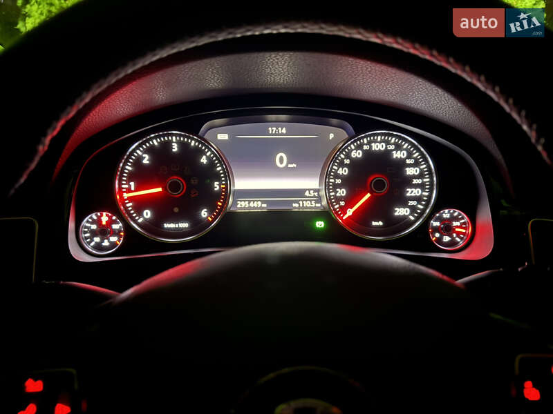 Позашляховик / Кросовер Volkswagen Touareg 2012 в Києві