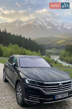 Внедорожник / Кроссовер Volkswagen Touareg 2018 в Николаеве