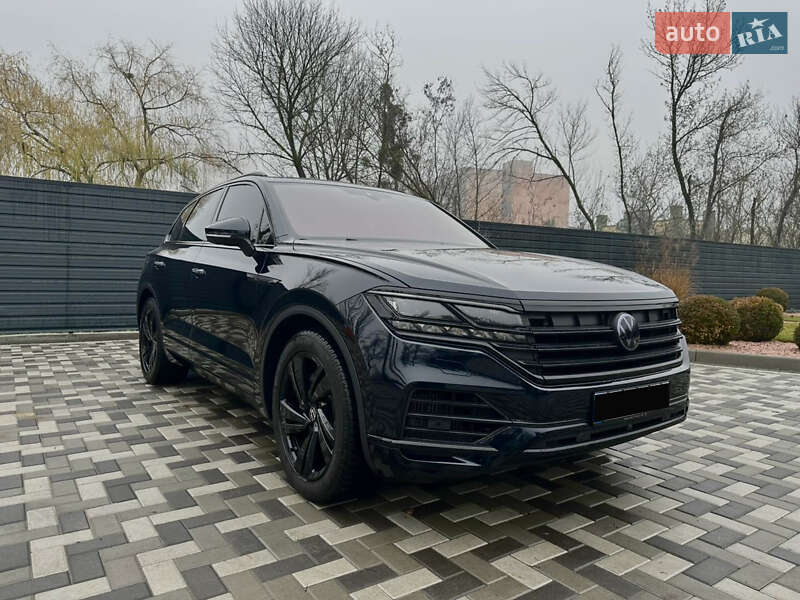 Внедорожник / Кроссовер Volkswagen Touareg 2020 в Киеве
