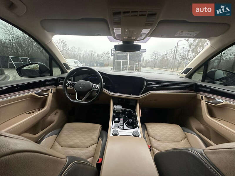 Внедорожник / Кроссовер Volkswagen Touareg 2020 в Киеве