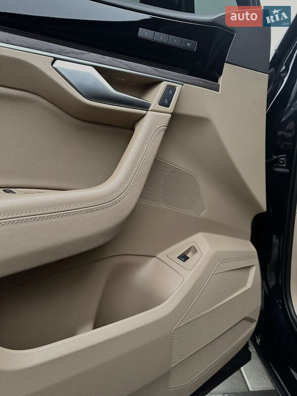 Внедорожник / Кроссовер Volkswagen Touareg 2020 в Киеве