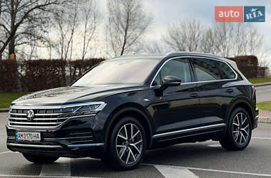 Внедорожник / Кроссовер Volkswagen Touareg 2022 в Киеве