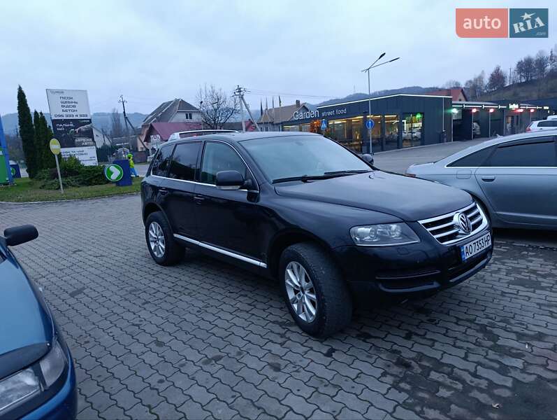 Позашляховик / Кросовер Volkswagen Touareg 2005 в Тячеві