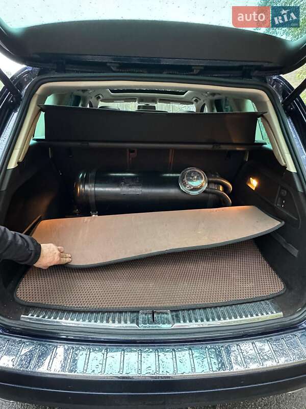 Позашляховик / Кросовер Volkswagen Touareg 2013 в Полтаві