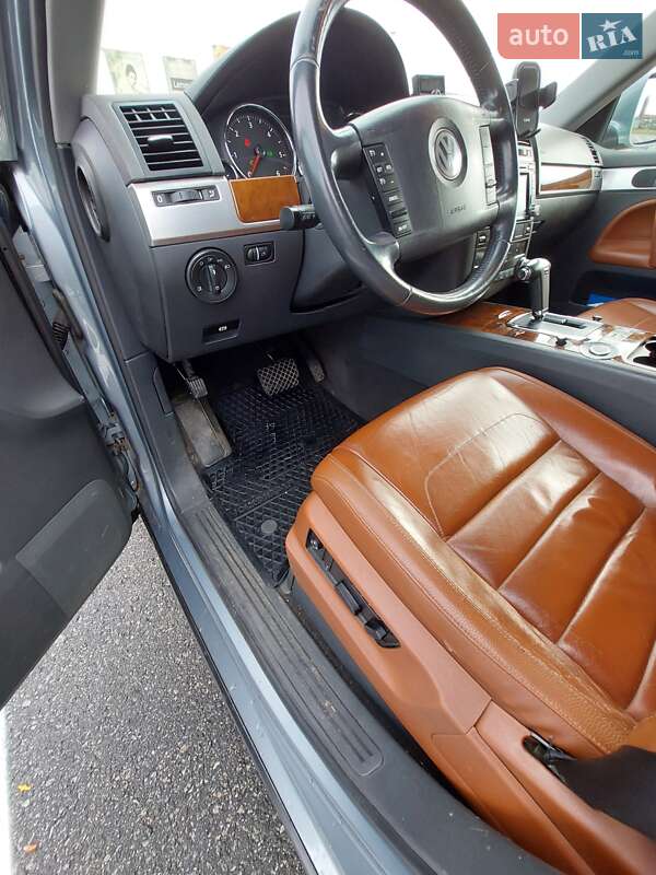 Внедорожник / Кроссовер Volkswagen Touareg 2007 в Киеве