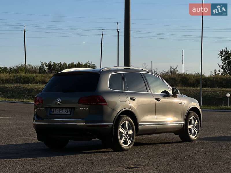 Внедорожник / Кроссовер Volkswagen Touareg 2014 в Богуславе