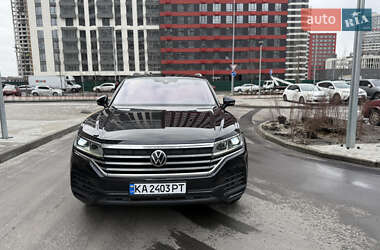 Позашляховик / Кросовер Volkswagen Touareg 2021 в Києві