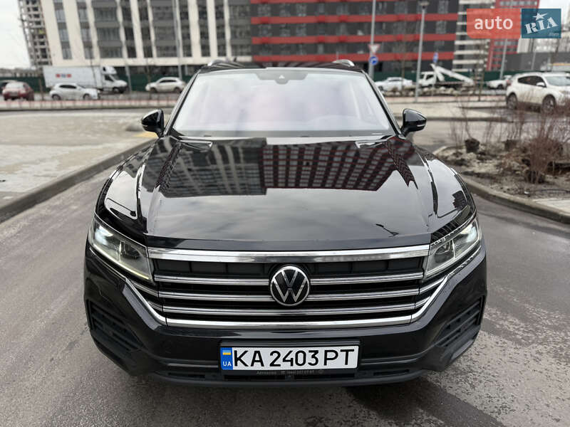 Внедорожник / Кроссовер Volkswagen Touareg 2021 в Киеве