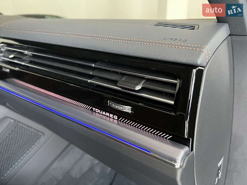 Позашляховик / Кросовер Volkswagen Touareg 2024 в Києві