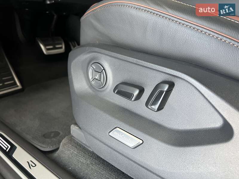 Позашляховик / Кросовер Volkswagen Touareg 2024 в Києві