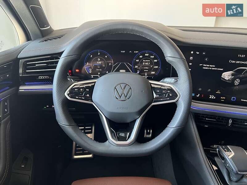 Позашляховик / Кросовер Volkswagen Touareg 2024 в Києві