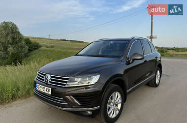 Внедорожник / Кроссовер Volkswagen Touareg 2015 в Черновцах