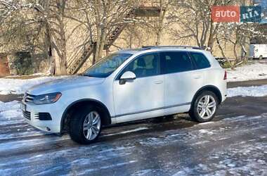 Внедорожник / Кроссовер Volkswagen Touareg 2014 в Львове