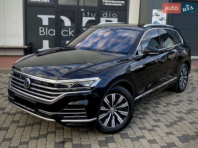 Позашляховик / Кросовер Volkswagen Touareg 2019 в Мукачевому
