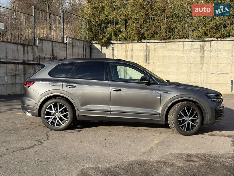 Внедорожник / Кроссовер Volkswagen Touareg 2021 в Ровно