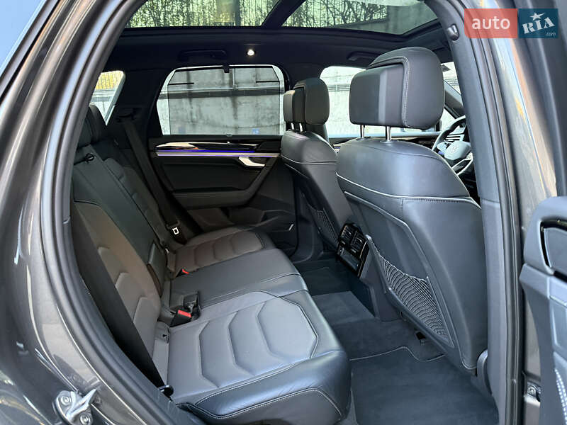 Внедорожник / Кроссовер Volkswagen Touareg 2021 в Ровно
