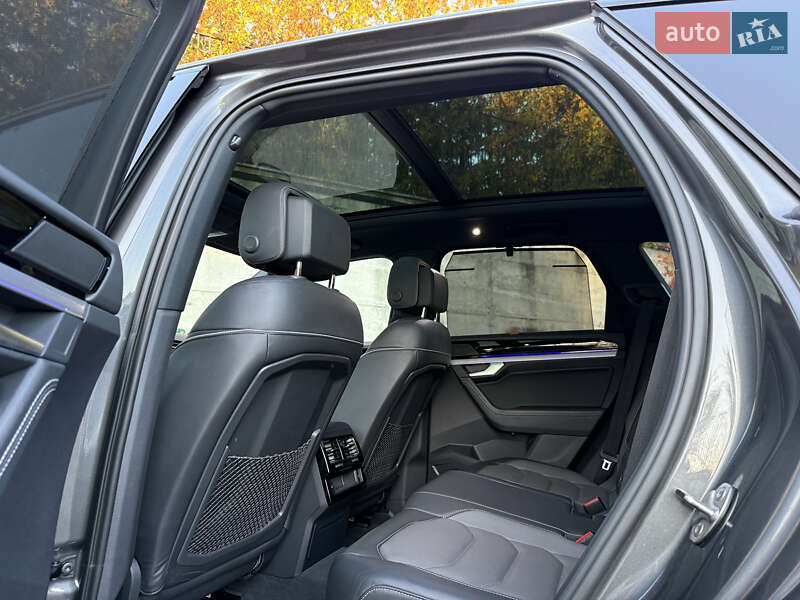 Внедорожник / Кроссовер Volkswagen Touareg 2021 в Ровно