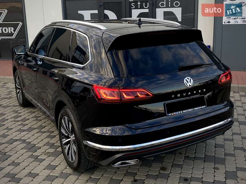 Позашляховик / Кросовер Volkswagen Touareg 2019 в Мукачевому