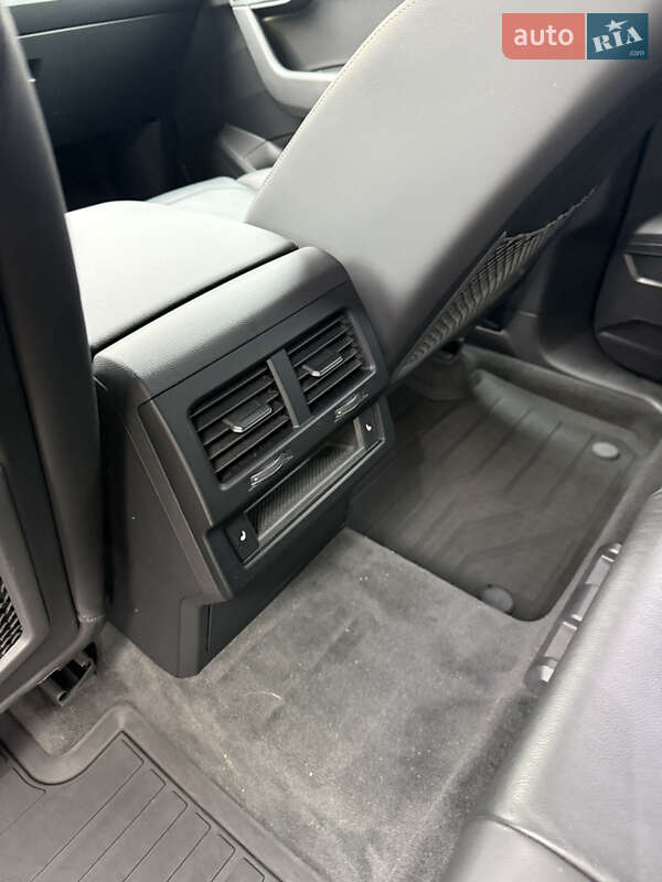 Внедорожник / Кроссовер Volkswagen Touareg 2021 в Киеве