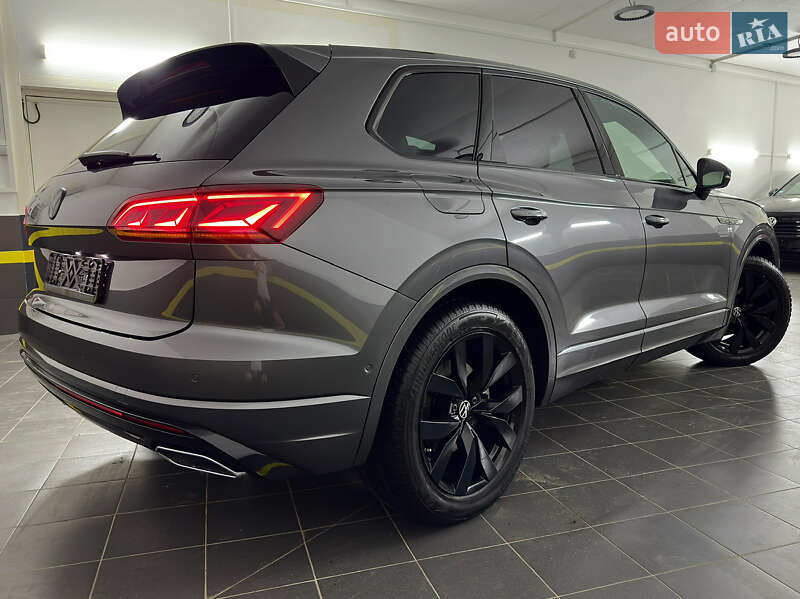 Позашляховик / Кросовер Volkswagen Touareg 2022 в Козятині