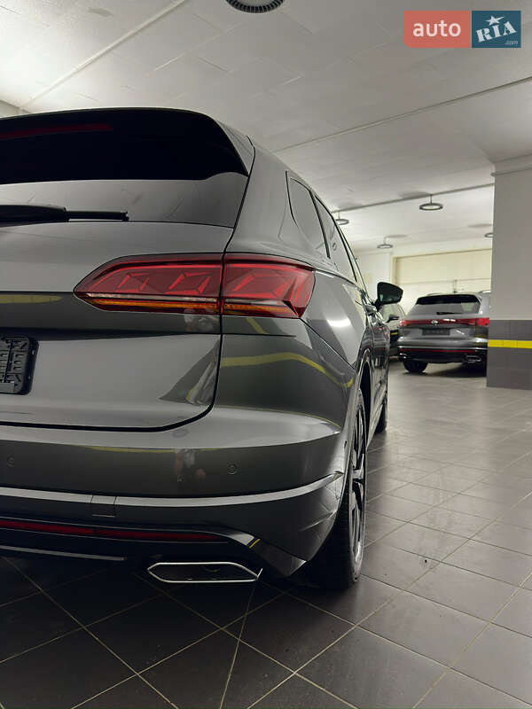 Позашляховик / Кросовер Volkswagen Touareg 2022 в Козятині