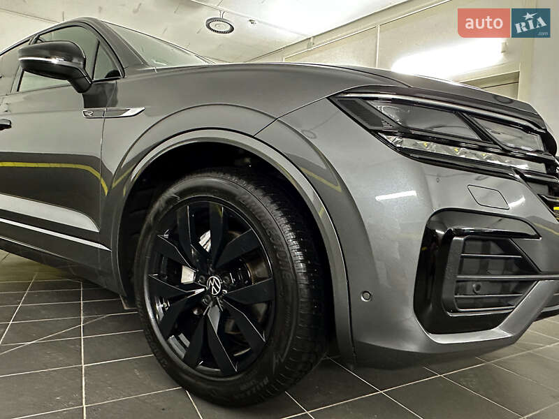 Позашляховик / Кросовер Volkswagen Touareg 2022 в Козятині