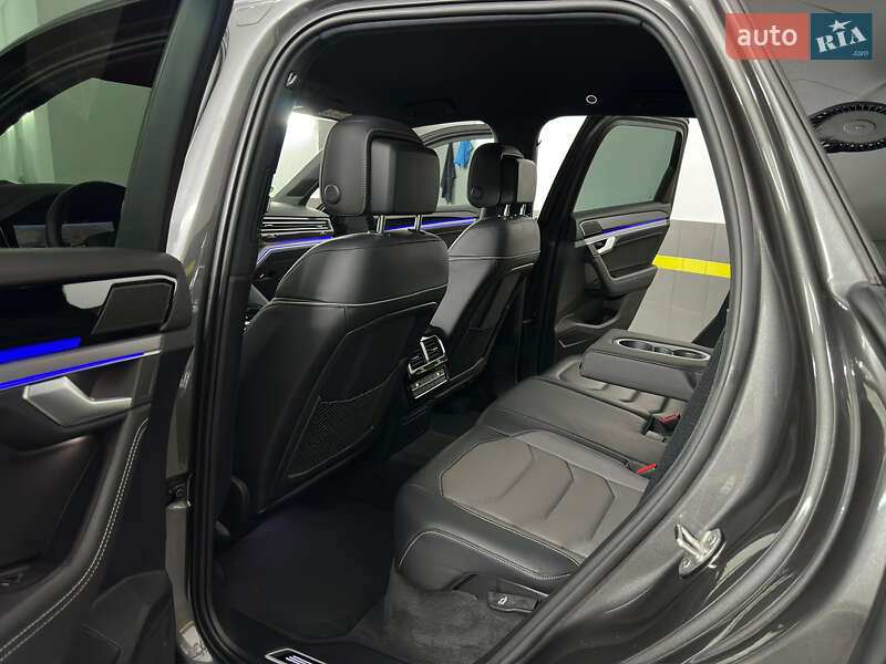 Позашляховик / Кросовер Volkswagen Touareg 2022 в Козятині