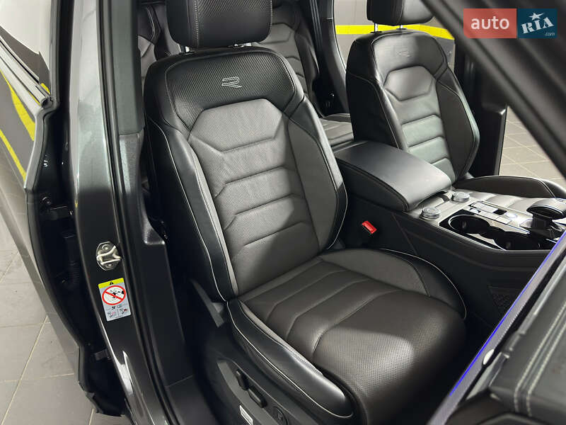 Позашляховик / Кросовер Volkswagen Touareg 2022 в Козятині