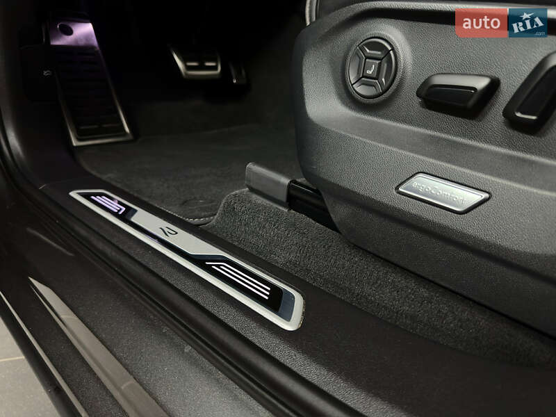 Позашляховик / Кросовер Volkswagen Touareg 2022 в Козятині