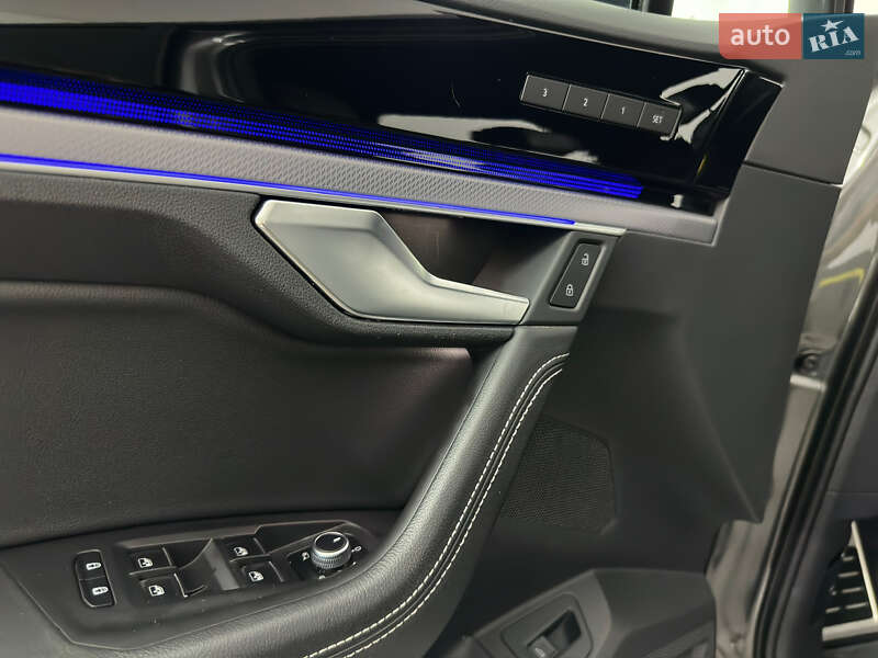 Позашляховик / Кросовер Volkswagen Touareg 2022 в Козятині