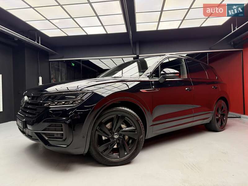 Внедорожник / Кроссовер Volkswagen Touareg 2021 в Киеве