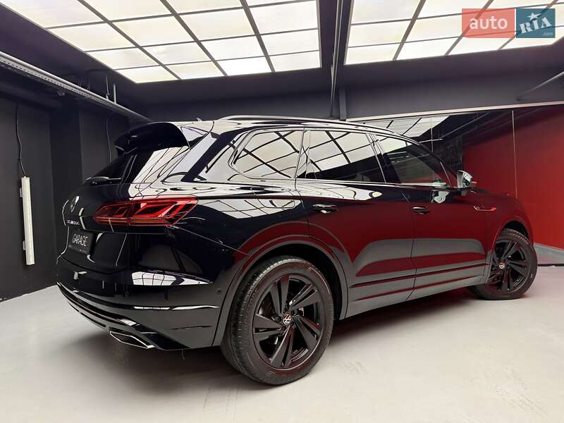 Внедорожник / Кроссовер Volkswagen Touareg 2021 в Киеве