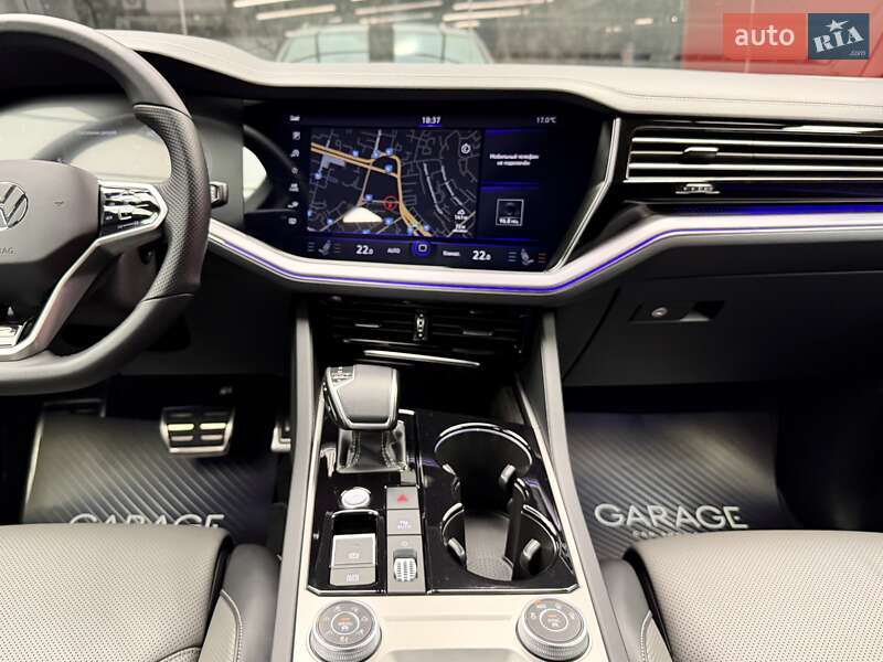 Внедорожник / Кроссовер Volkswagen Touareg 2021 в Киеве