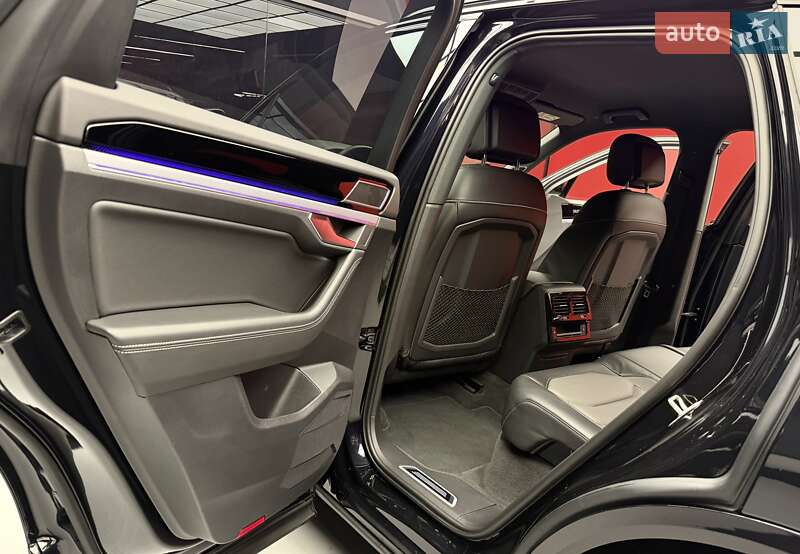 Внедорожник / Кроссовер Volkswagen Touareg 2021 в Киеве