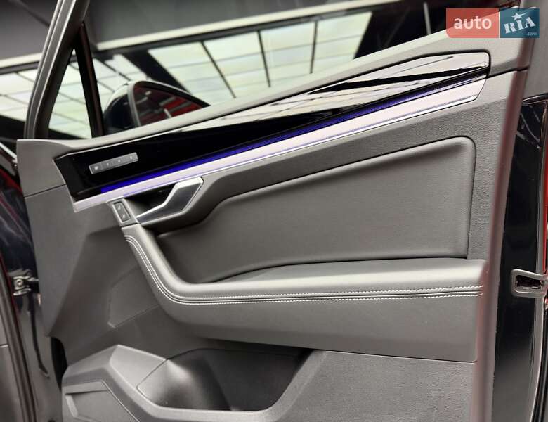 Внедорожник / Кроссовер Volkswagen Touareg 2021 в Киеве