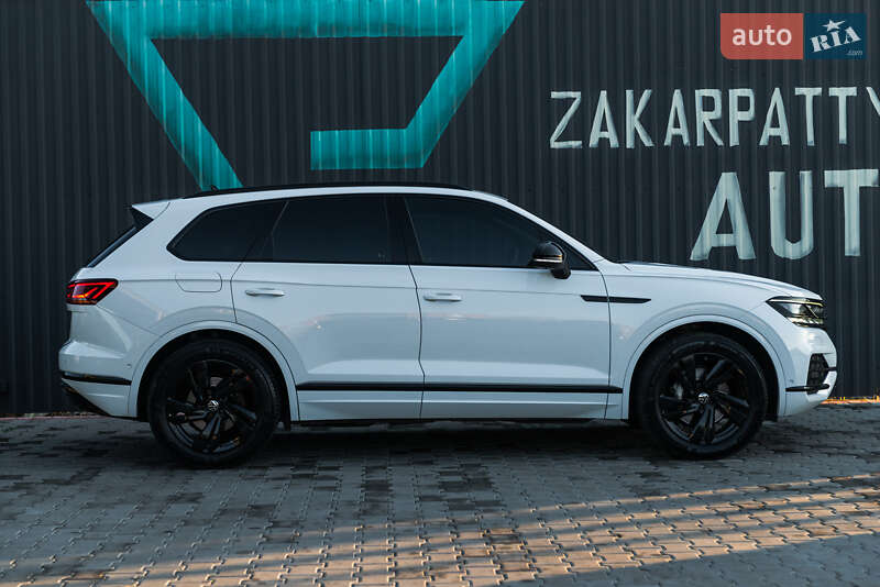 Внедорожник / Кроссовер Volkswagen Touareg 2019 в Мукачево