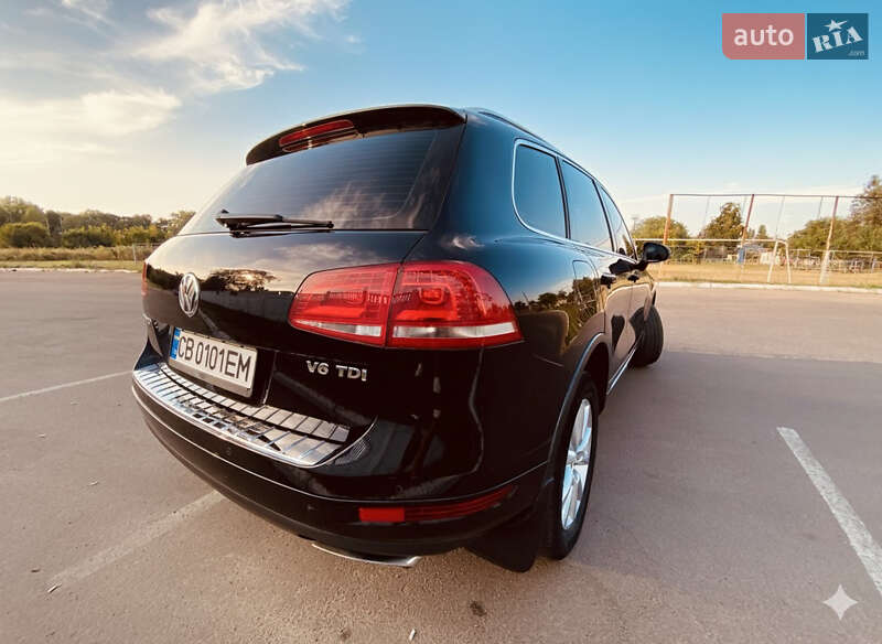 Внедорожник / Кроссовер Volkswagen Touareg 2013 в Прилуках