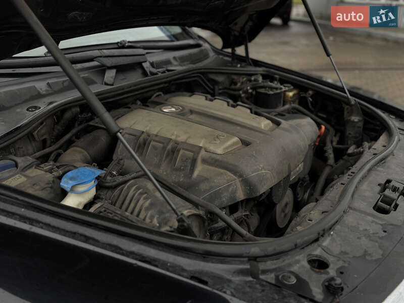 Внедорожник / Кроссовер Volkswagen Touareg 2006 в Сумах