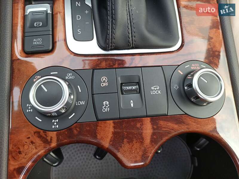 Внедорожник / Кроссовер Volkswagen Touareg 2011 в Киеве фото 31 Внедорожник / Кроссовер Volkswagen Touareg 2011 в Киеве