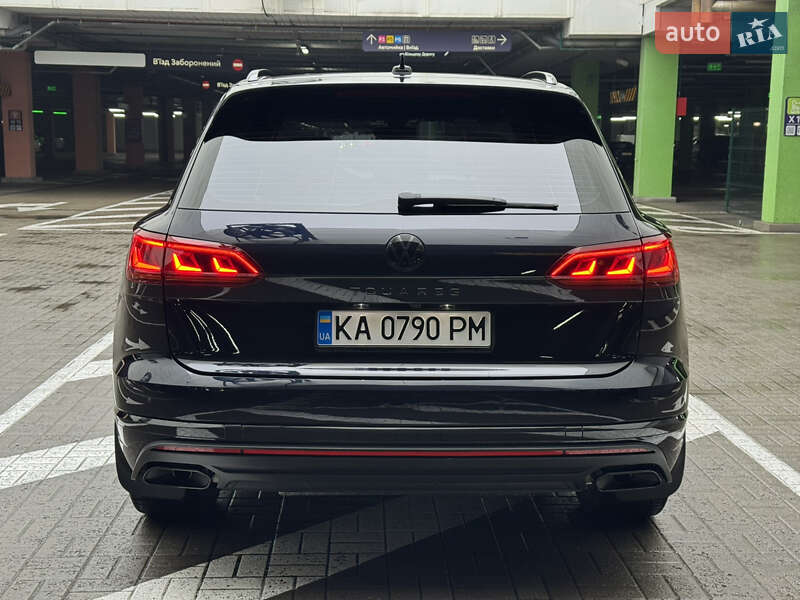 Внедорожник / Кроссовер Volkswagen Touareg 2021 в Киеве
