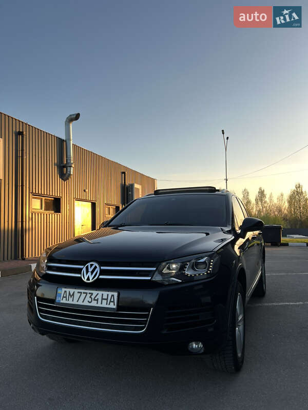 Внедорожник / Кроссовер Volkswagen Touareg 2013 в Бердичеве