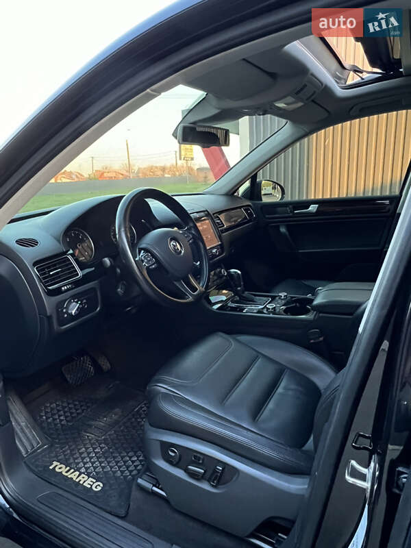 Внедорожник / Кроссовер Volkswagen Touareg 2013 в Бердичеве