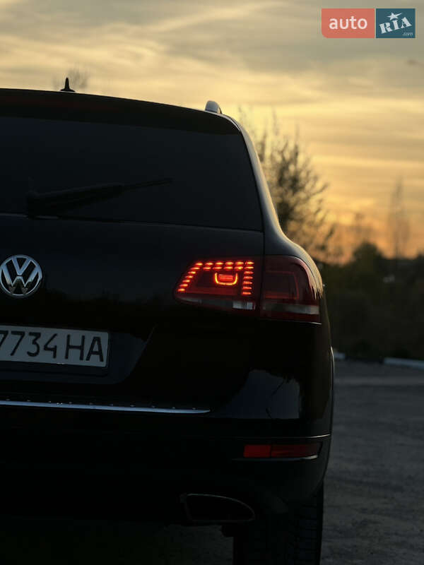 Внедорожник / Кроссовер Volkswagen Touareg 2013 в Бердичеве