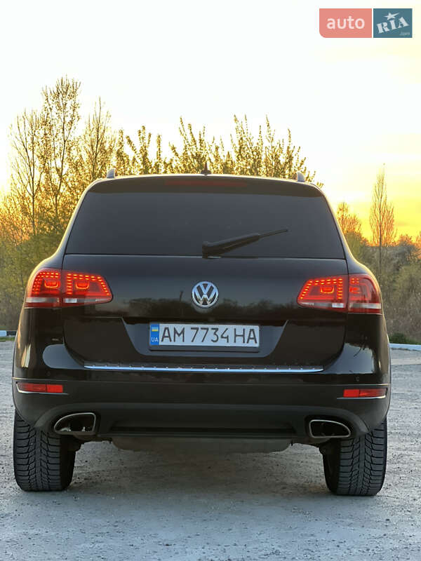 Внедорожник / Кроссовер Volkswagen Touareg 2013 в Бердичеве