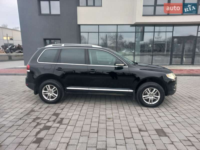 Позашляховик / Кросовер Volkswagen Touareg 2008 в Івано-Франківську