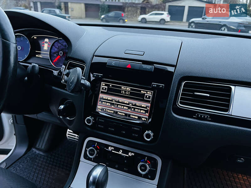 Внедорожник / Кроссовер Volkswagen Touareg 2013 в Одессе