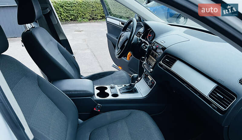 Внедорожник / Кроссовер Volkswagen Touareg 2013 в Одессе